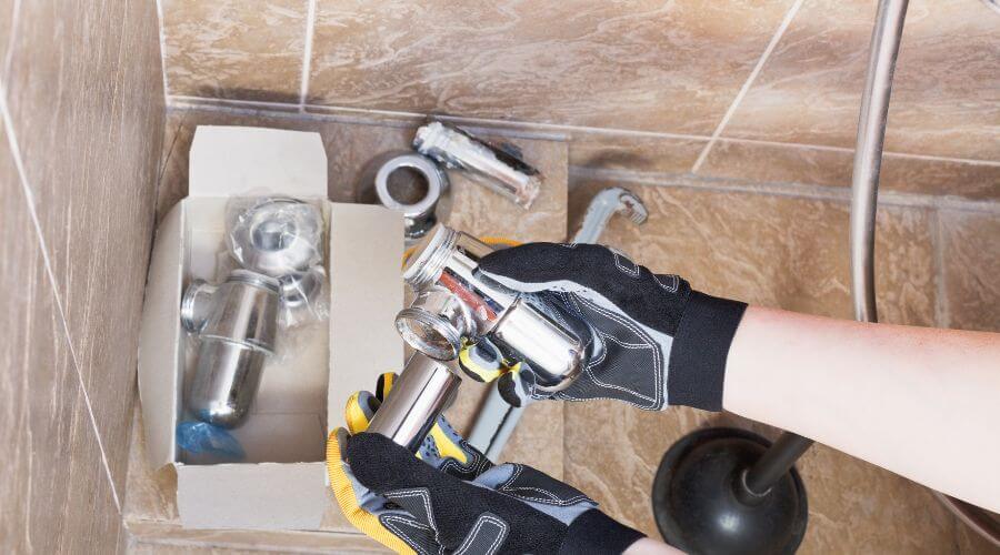 Professional gutter cleaning in Azusa, CA